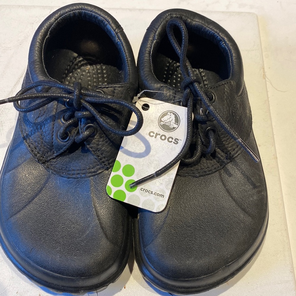 NWT boys black all terrain Crocs 2/4